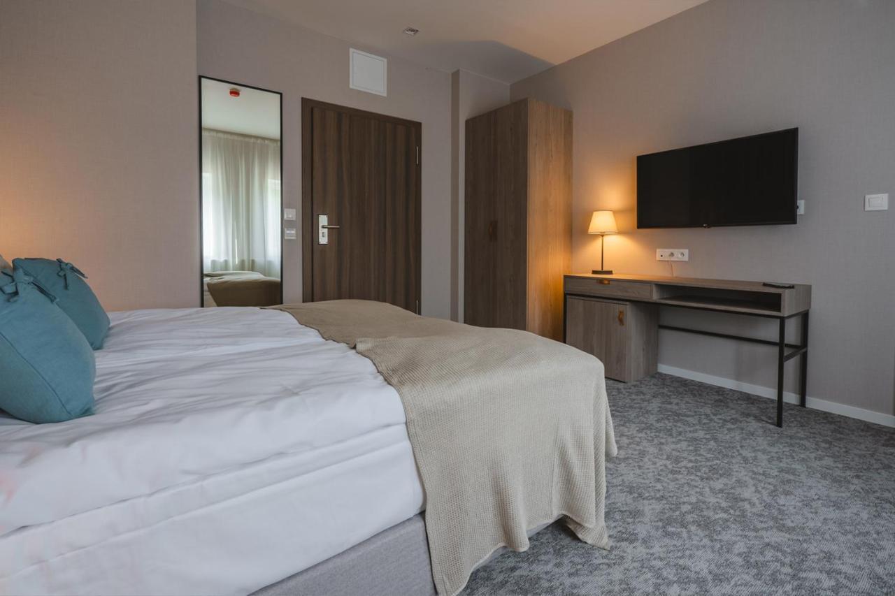 Hotel Odpocznia Resort I Las Jaracz エクステリア 写真