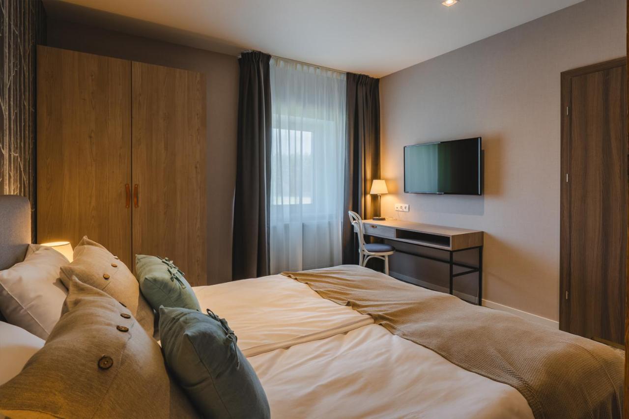 Hotel Odpocznia Resort I Las Jaracz エクステリア 写真